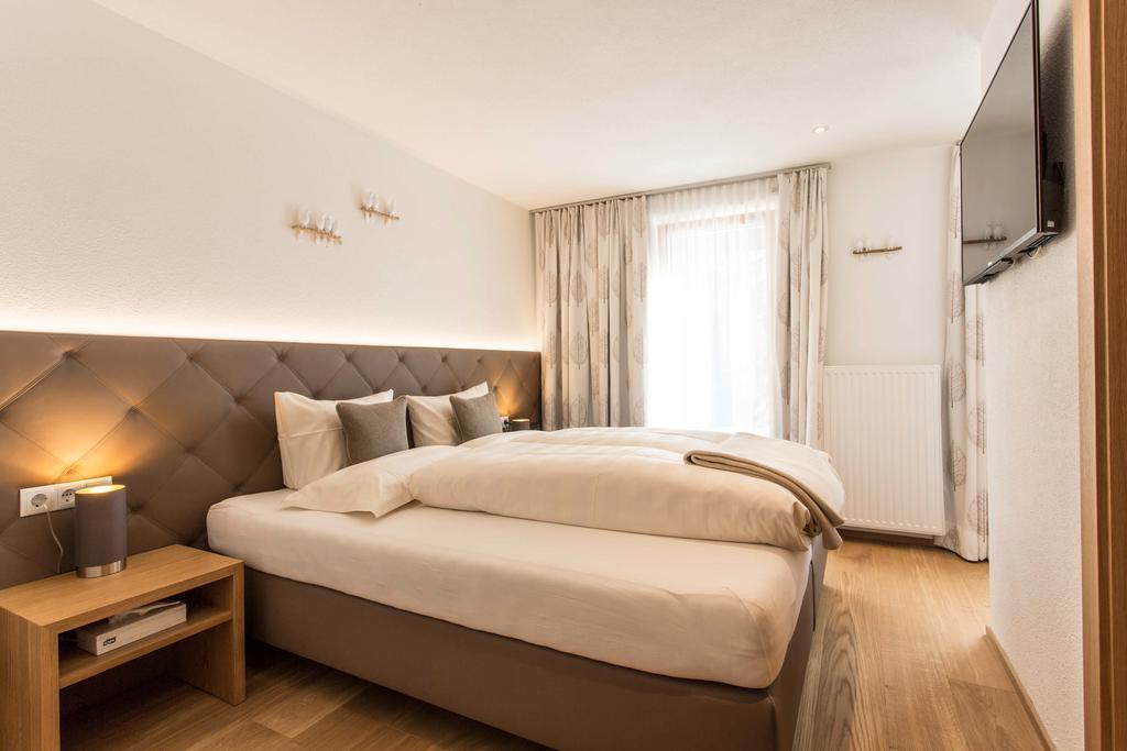 Slow Living Suite - Ferienwohnung Mit Privater Sauna & Garten 피스 외부 사진